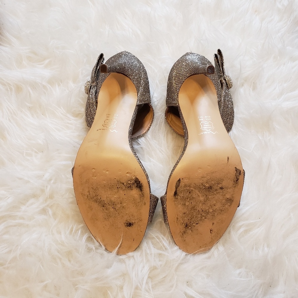 Gold Heels - Picture 4 of 4